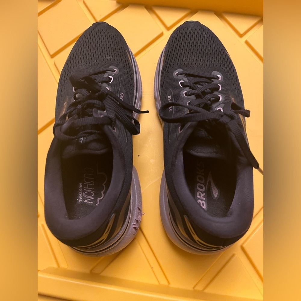 Brooks Women's Ghost 15 Engineered air mesh upper Black Running Athletic Shoes - Picture 7 of 10